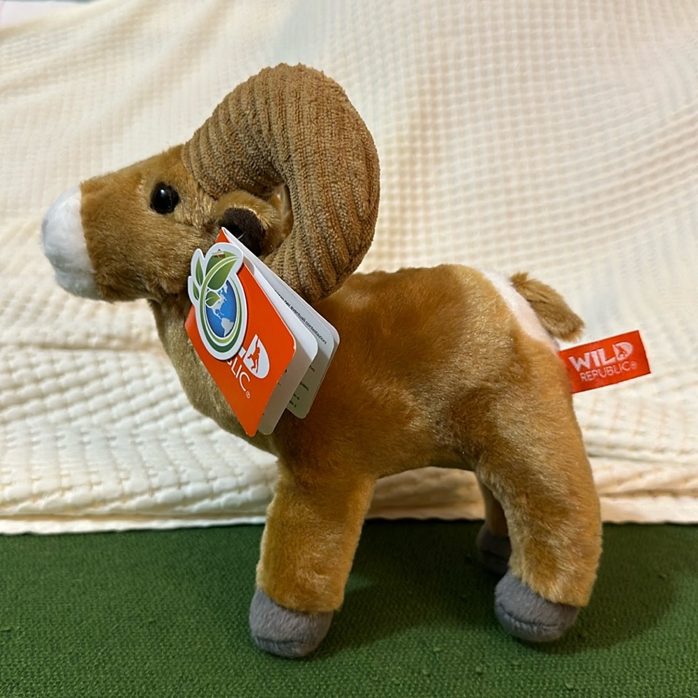 Wild Republic Mini Bighorn Sheep (8”)